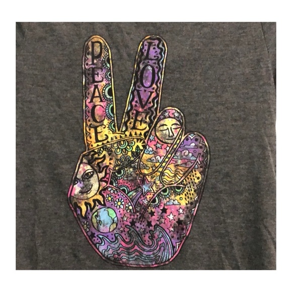 Peace and Love Graphic Tee - Picture 3 of 3